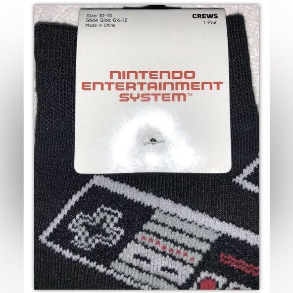 Nintendo Crew Socks 1 Pair Men's 6.5-12 Black w Controller 8 Bit NES Old School - Picture 3 of 9